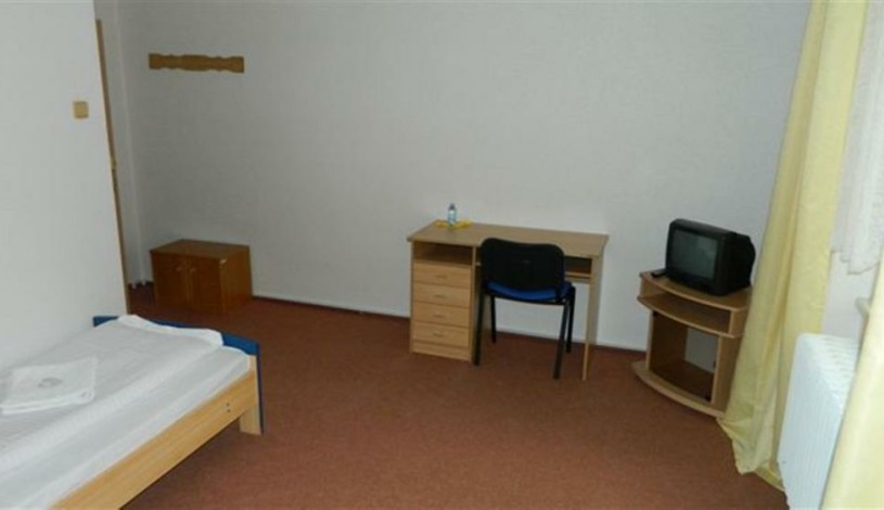 Hotel MARIA Ostrava - Jednolůžkový kategorie Tourist room (bez snídaně, koupelna společná pro tři pokoje)