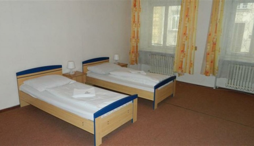 Hotel MARIA Ostrava - Dvoulůžkový kategorie Tourist room (bez snídaně, koupelna společná pro tři pokoje)
