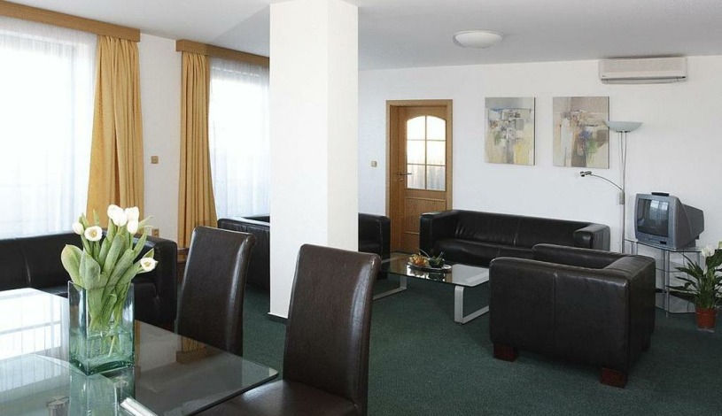 HOTEL OYA Praha