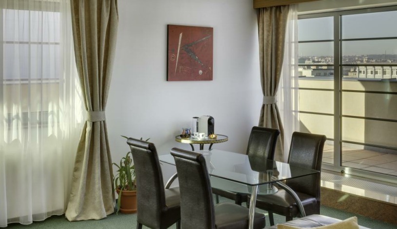 HOTEL OYA Praha