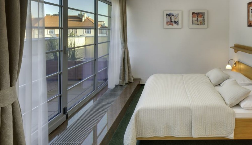 HOTEL OYA Praha