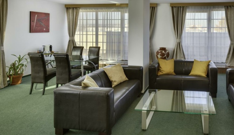 HOTEL OYA Praha