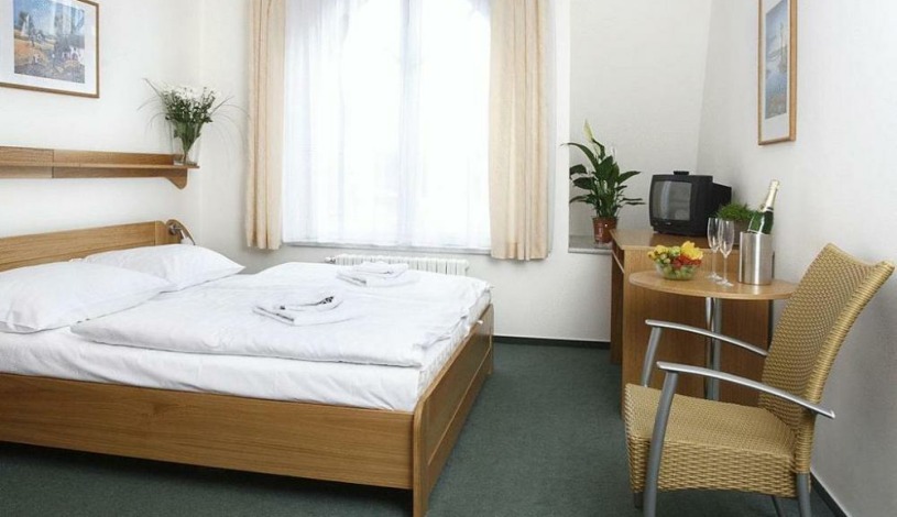 HOTEL OYA Praha