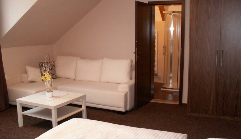 Cartellone appartamento hotel Pardubice