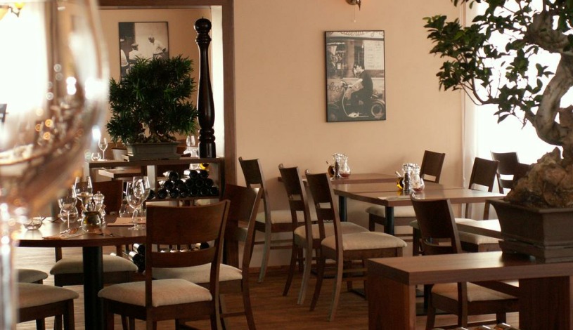 Cartellone appartamento hotel Pardubice