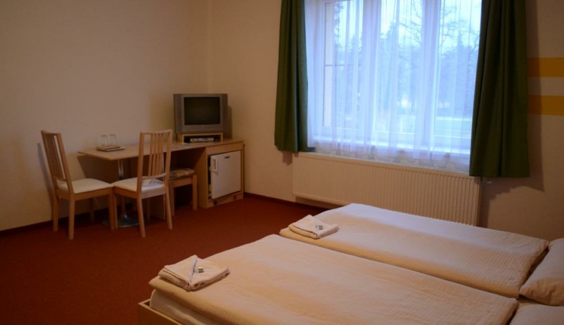 Pension Fontána Poděbrady - Dvoulůžkový Pokoj + Přistýlka