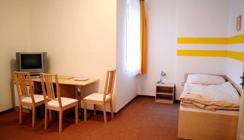 Pension Fontána Poděbrady - Trojlůžkový Pokoj + Přistýlka