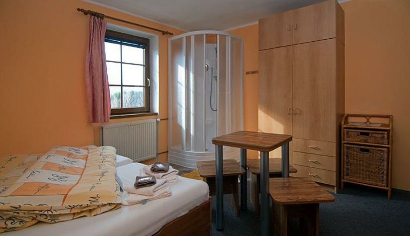 Penzion Na Vyhlídce Hřensko - B) Komfortní pokoj s koupelnou a TV