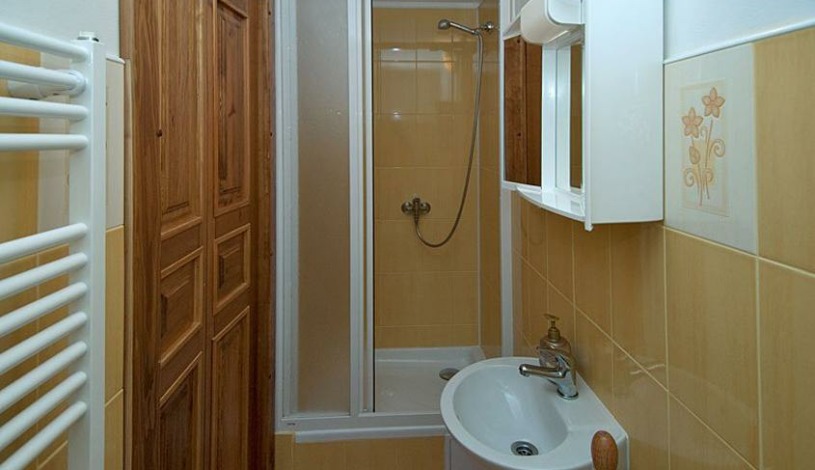 Penzion Na Vyhlídce Hřensko - B) Komfortní pokoj s koupelnou a TV