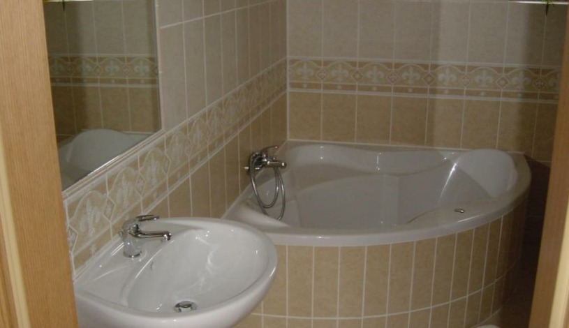 Penzion Lhotka Ostrava - Podkrovní apartmán, Luxusní apartmán s vířivou vanou