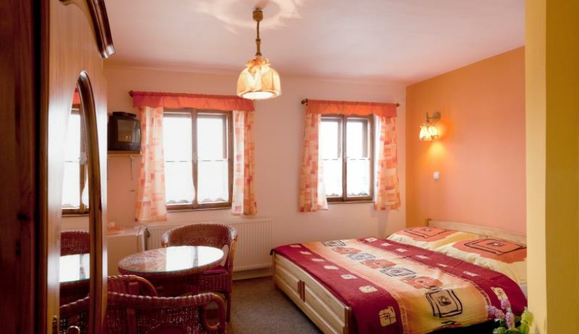 Penzion Na Chalupě Polička - Apartmán č. 8 (WC, vana) a kuchyňka