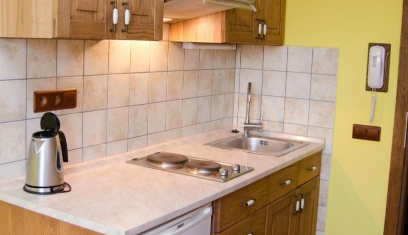 Penzion No. 1 - RESTAURACE TAVERNA U PECE Olomouc - Dvoulůžkový pokoj č. 4 s kuchyňkou - vana