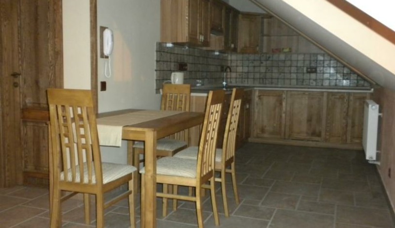 Penzion No. 1 - RESTAURACE TAVERNA U PECE Olomouc - Apartmá č. 6 - čtyřlůžkový pokoj s kuchyní a klimatizací