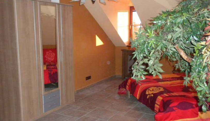 Penzion No. 1 - RESTAURACE TAVERNA U PECE Olomouc - Apartmá č. 6 - čtyřlůžkový pokoj s kuchyní a klimatizací