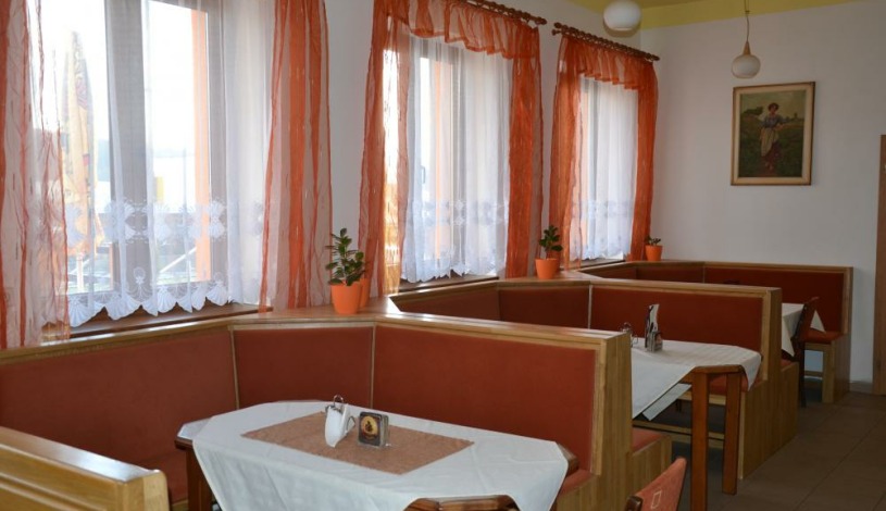 Relax Hotel Pelikán Hluboká nad Vltavou