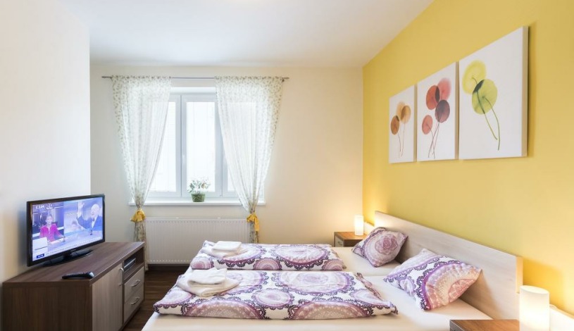 Penzion Sokolská Zlín - Dvoulůžkový pokoj č. 1