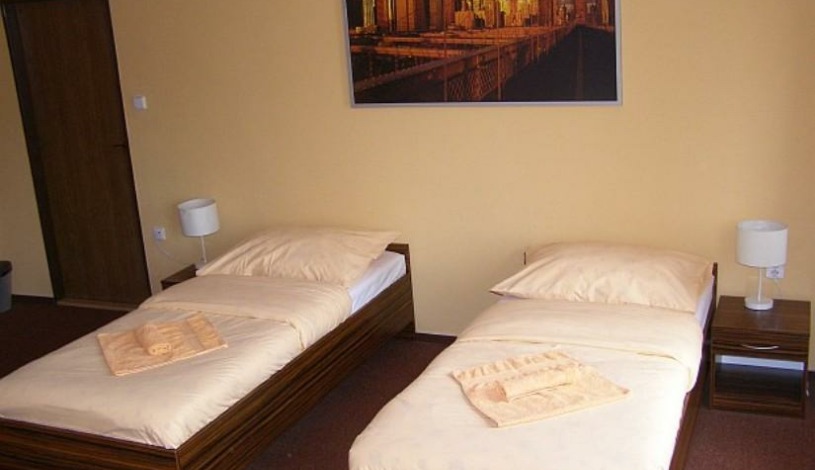 Penzion Stará pošta Frýdek-Místek - Dvoulůžkový pokoj, Třílůžkový pokoj