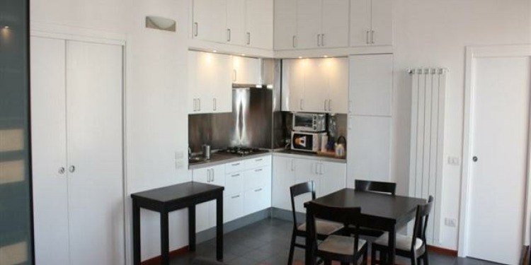 Studio Apartment Napoli Chiaia with kitchen for 4 persons