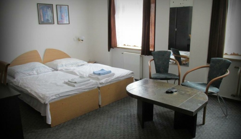 Penzion Q Stříbro - Dvoulůžkové pokoje spojené postele, Apartmán 