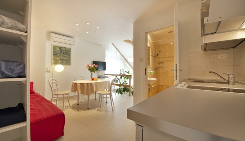 A. V. Pension Praha - Apartament (3 osoby)