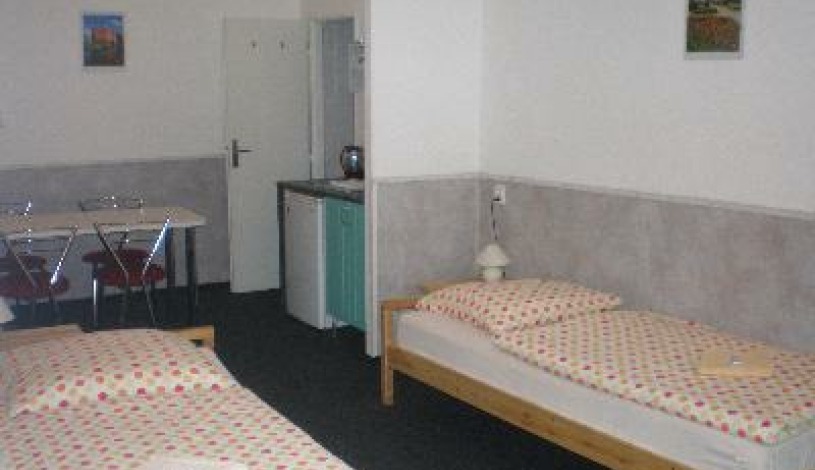 Welcome Hostel Prague Center Praha - Pokój 3-osobowy (bez łazienki i WC)