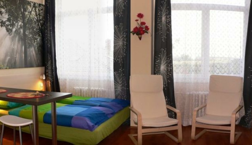 Hostel Sun-Milánská Praha - pokoj č.3A, studio 202