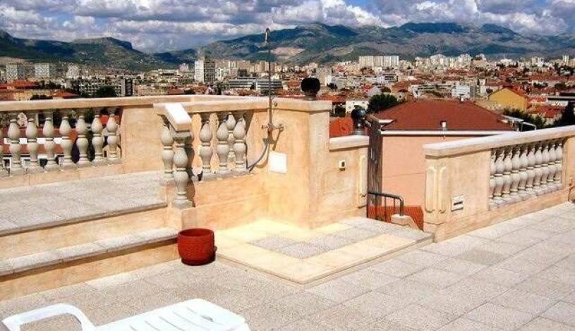 Apartment Prilaz Vladimira Nazora Split - Apt 17991