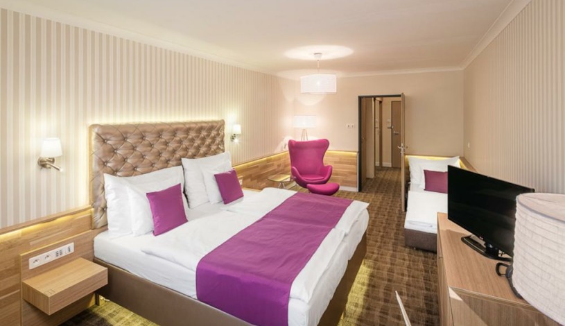 Pytloun Wellness Hotel Harrachov**** - Dvoulůžkový pokoj typu Deluxe s manželskou postelí nebo oddělenými postelemi a balkónem