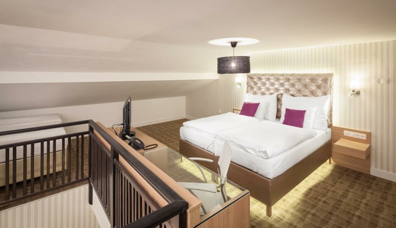 Pytloun Wellness Hotel Harrachov**** - Dvoupodlažní rodinný apartmán typu Deluxe s manželskou postelí nebo oddělenými postelemi a balkónem