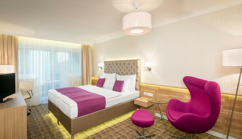 Pytloun Wellness Hotel Harrachov**** - Dvoulůžkový pokoj typu Deluxe s manželskou postelí nebo oddělenými postelemi a balkónem