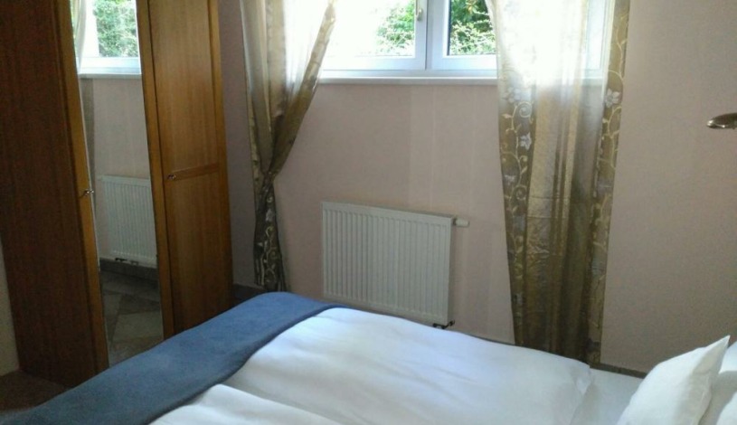 Wellness pension Rainbow ® Karlovy Vary - Apartmán Blue s bufetovou snídaní, parkoviště, Wifi