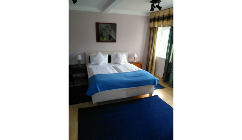 Wellness pension Rainbow ® Karlovy Vary - Dvoulůžkový pokoj č.1 - 2 +rozkládací gauč pro 2 děti s bufetovou snídaní, parkoviště, Wifi