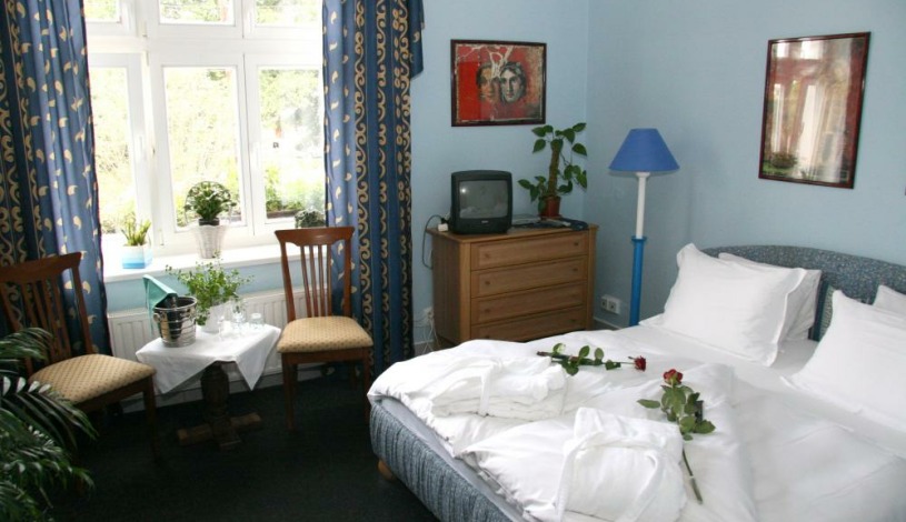 Wellness pension Rainbow ® Karlovy Vary - Dvoulůžkový pokoj s bufetovou snídaní, parkoviště ZDARMA, Wifi