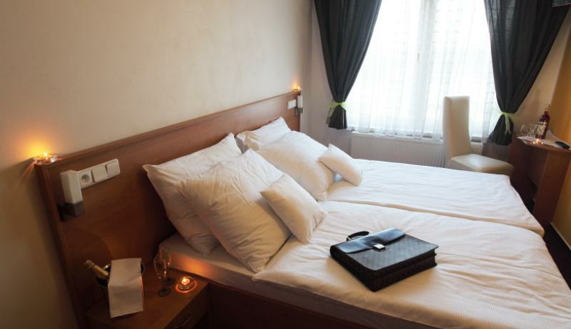 Hotel Rakovec Brno - Dvoulůžkový pokoj s výhledem