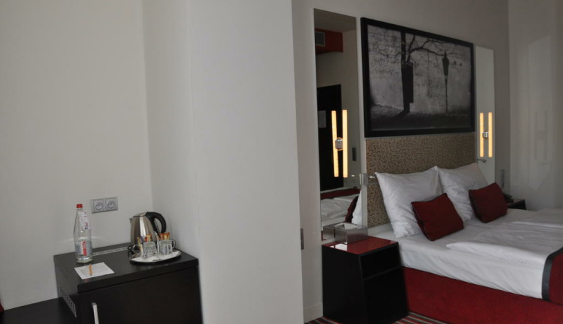 Red & Blue Design Hotel Prague Praha