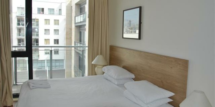 2-bedroom Dublin Grand canal Dock with kitchen for 4 persons