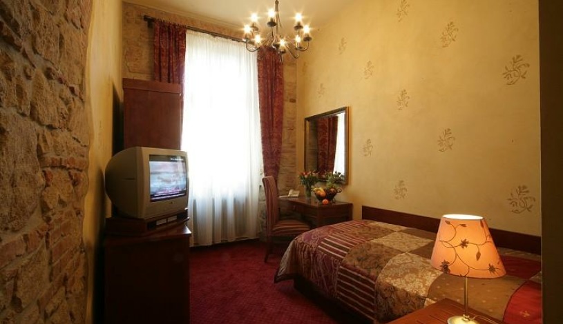 HOTEL ROUS Plzeň - jednolůžkový pokoj