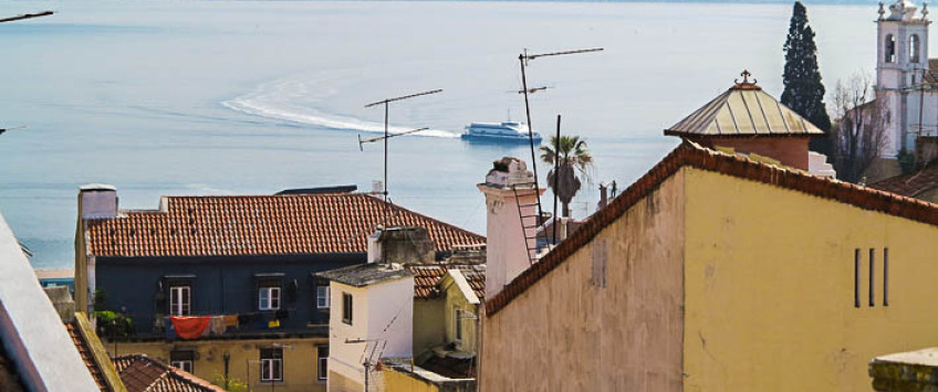 Apartment Rua Santa Marinha Lisboa - Apt 37098