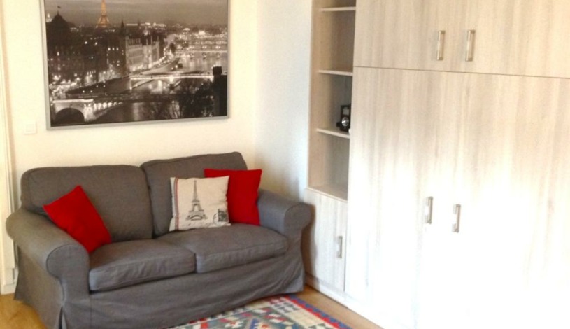 Apartment Rue Tholozé Paris - Apt 23832