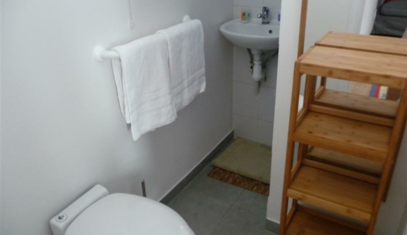 Apartment Rue Tholozé Paris - Apt 23832