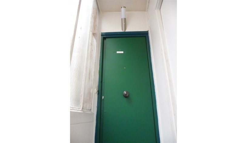 Apartment Rue Tholozé Paris - Apt 23832