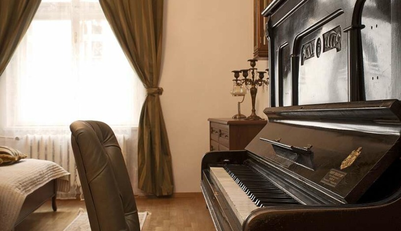 Apartment rynek Główny Kraków - Spring Sonata