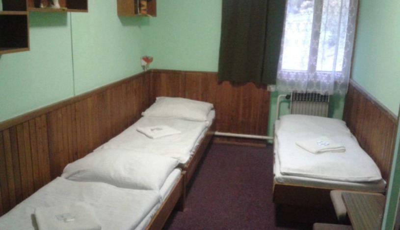 SPORTHOTEL RÝŽOVIŠTĚ Harrachov - Třílůžkový turistický pokoj typ C se snídaní, Dvoulůžkový turistický pokoj typ C se snídaní, Dvoulůžkový turistický pokoj typ B s polopenzí, Jednolůžkový turistický pokoj typ C se snídaní