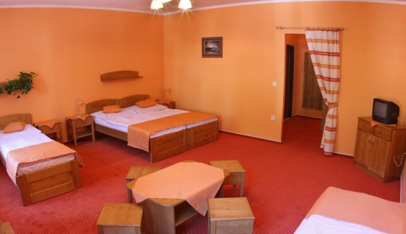 SPORTHOTEL RÝŽOVIŠTĚ Harrachov - Čtyřlůžkový pokoj Delux s polopenzí s možností přistýlky