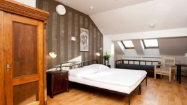 Hostel Sir Toby`s Praha - Zimmer für 4 Personen mit Privatbad