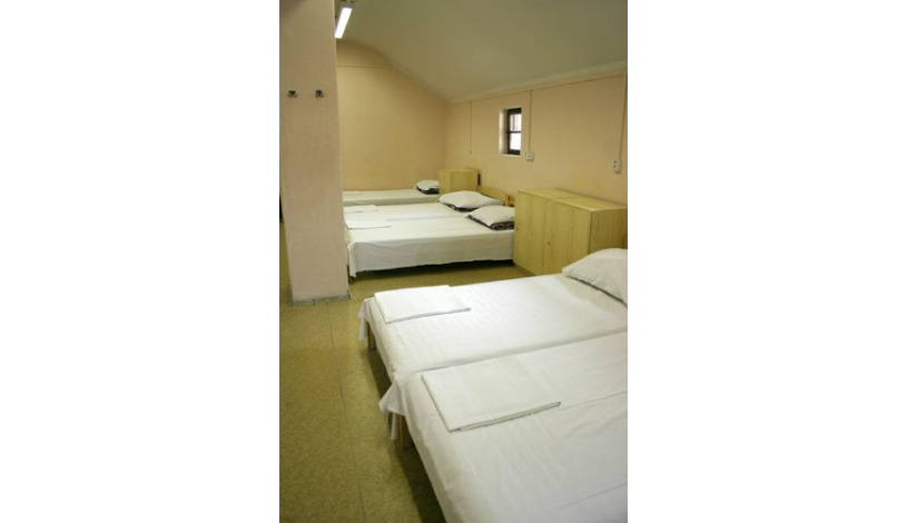 Hostel Sokol Praha - 5 местная комната (без ванной), 7 местная комната (без ванной)