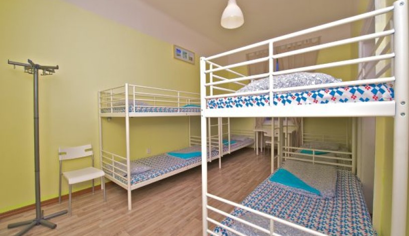 Youth Hostel Sokolska Praha - Pokój 8-osobowy ze wspólną łazienką