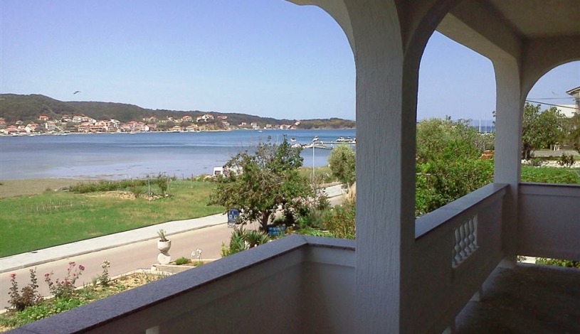 Apartment Supetarska Draga Rab - Apt 38171