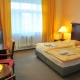 Dvoulůžkový pokoj manželskou postelí a s vanou - Hotel Svornost Praha