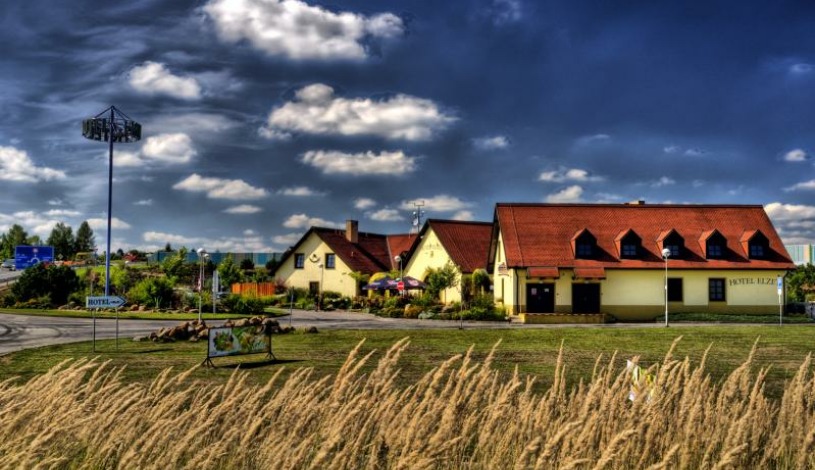 HOTEL ELZET Tábor